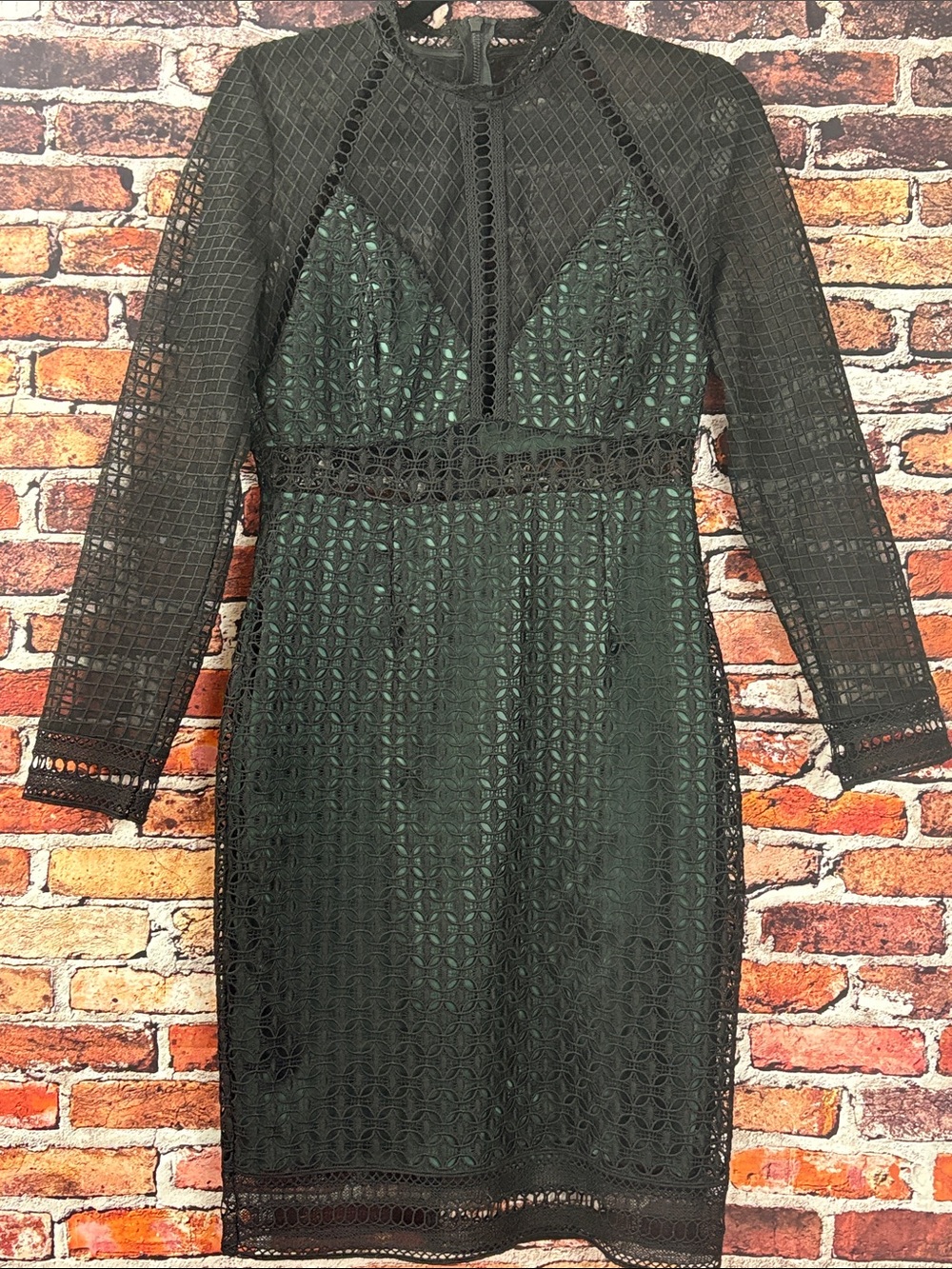Bardot Black Guipure Knit Emerald Green Satin Long Sleeve Dress Small/6 SEXY